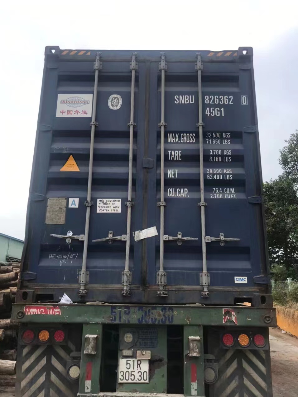 裝柜.jpg 裝柜.jpg