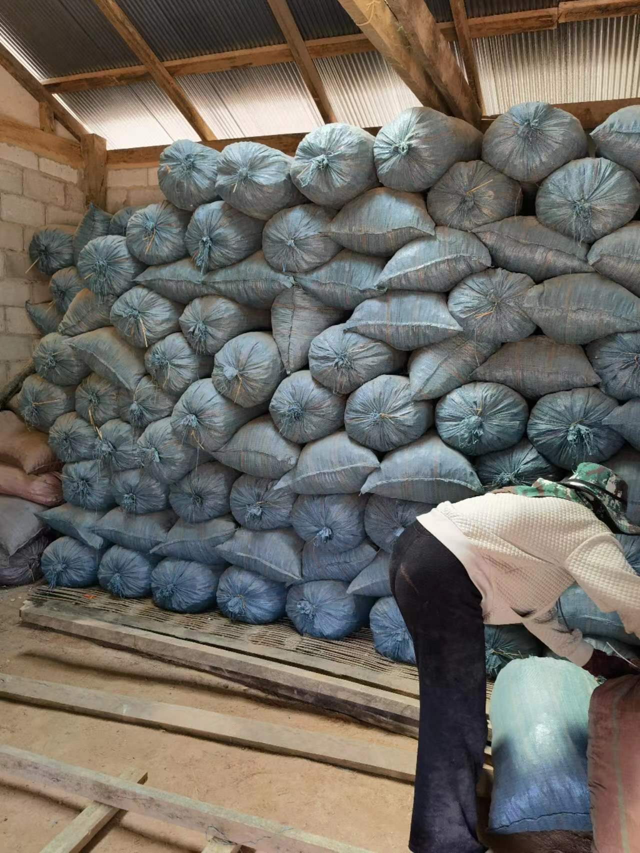 木薯干片.jpg 木薯干片.jpg